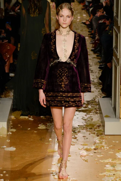 Look 8